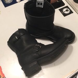 Gently used EUC Frye boots!